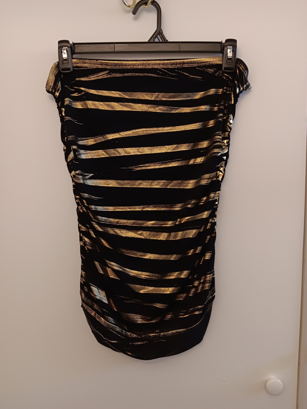 FAITH 21 BLACK & GOLD STRIPED TUBE TOP STRAPLESS. SIZE 1X